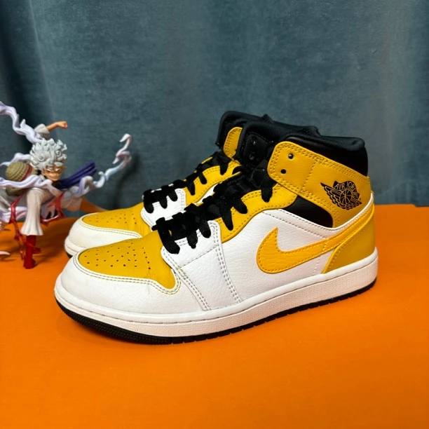 40码 AJ1落日黄 市价989 无原盒 二手主瑕疵褶皱染色
