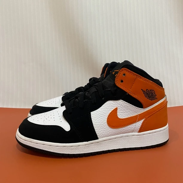 39码 AJ1白橙扣碎 市价1999 二手无原盒 98新
