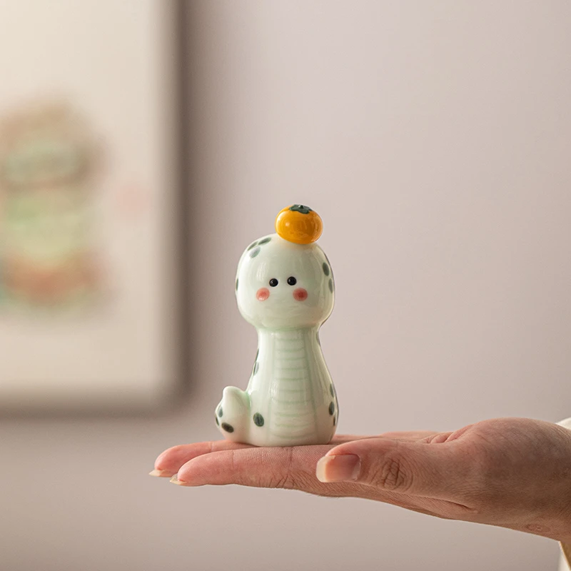 大吉大利小花蛇陶瓷摆件可爱生肖吉祥物治愈系桌面小物件蛇年礼品