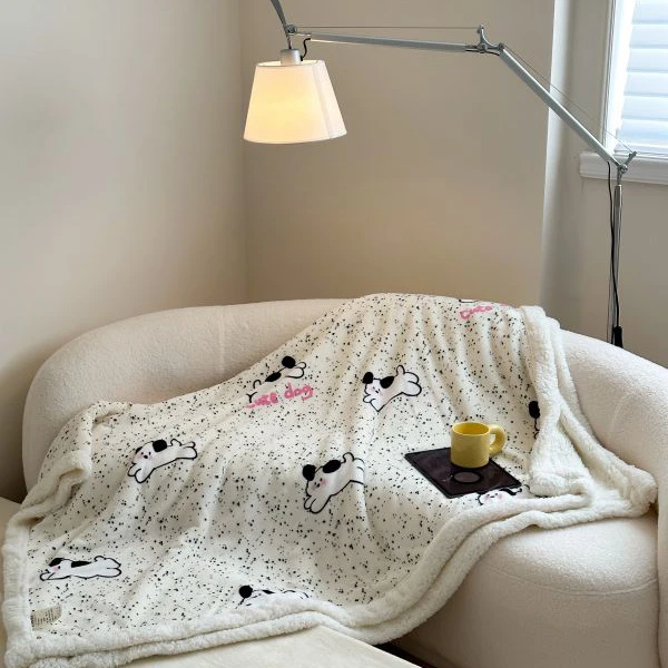 加厚牛奶绒毛毯办公室披肩午睡盖毯学生宿舍珊瑚羊羔绒沙发小毯子