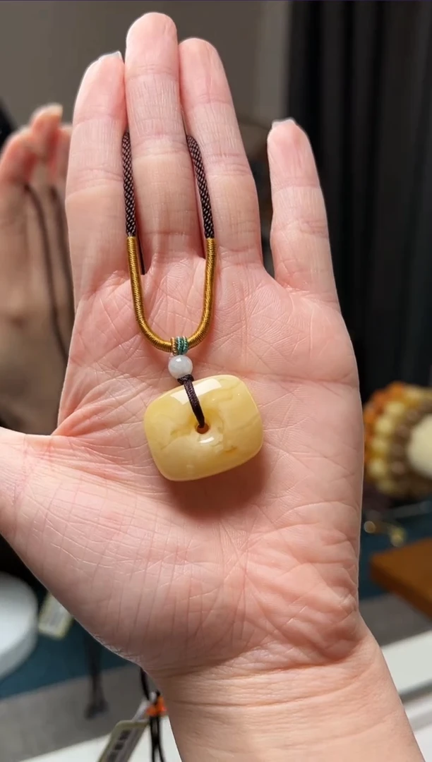 【闪购商品】琥珀颈饰未镶嵌藏扣