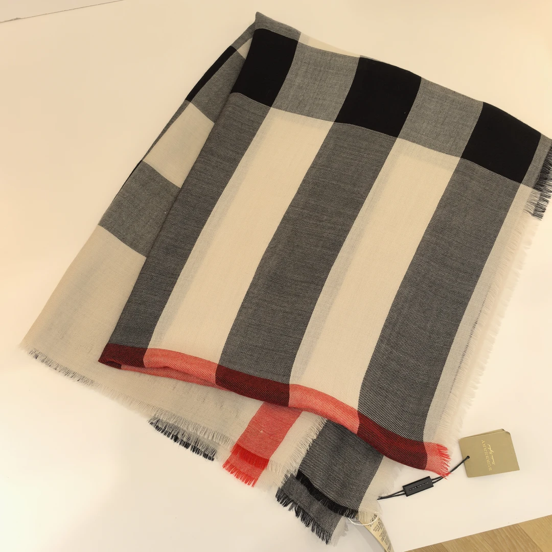 95新 BURBERRY/博柏利 蔚蓝中古 /格纹围巾  98新