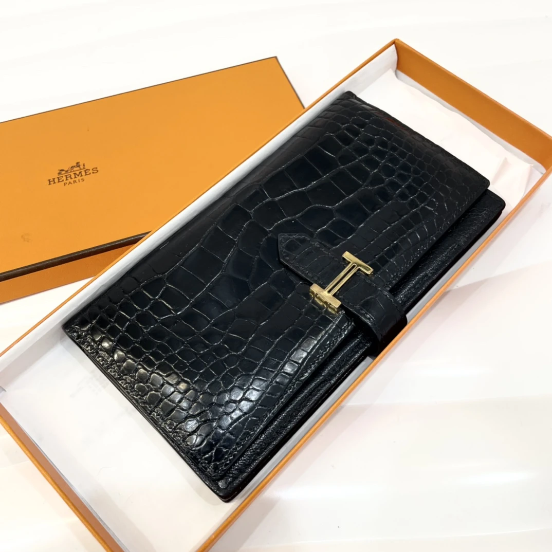 95新 Hermes/爱马仕 蔚蓝  黑金 鳄鱼皮 bearn H扣 钱包 98新