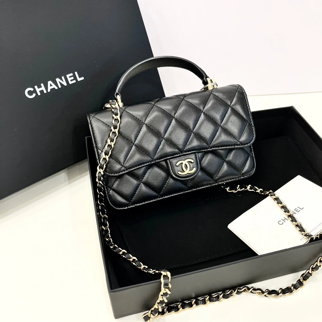 99新 Chanel/香奈儿 7姐福利/23P 黑金手柄mini woc 链条包