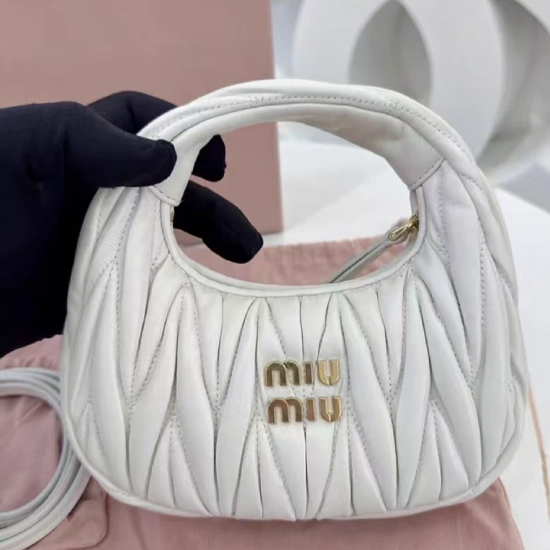 99新 MIU MIU/缪缪 7姐专场/白雪公主褶皱mini hobo 腋下包