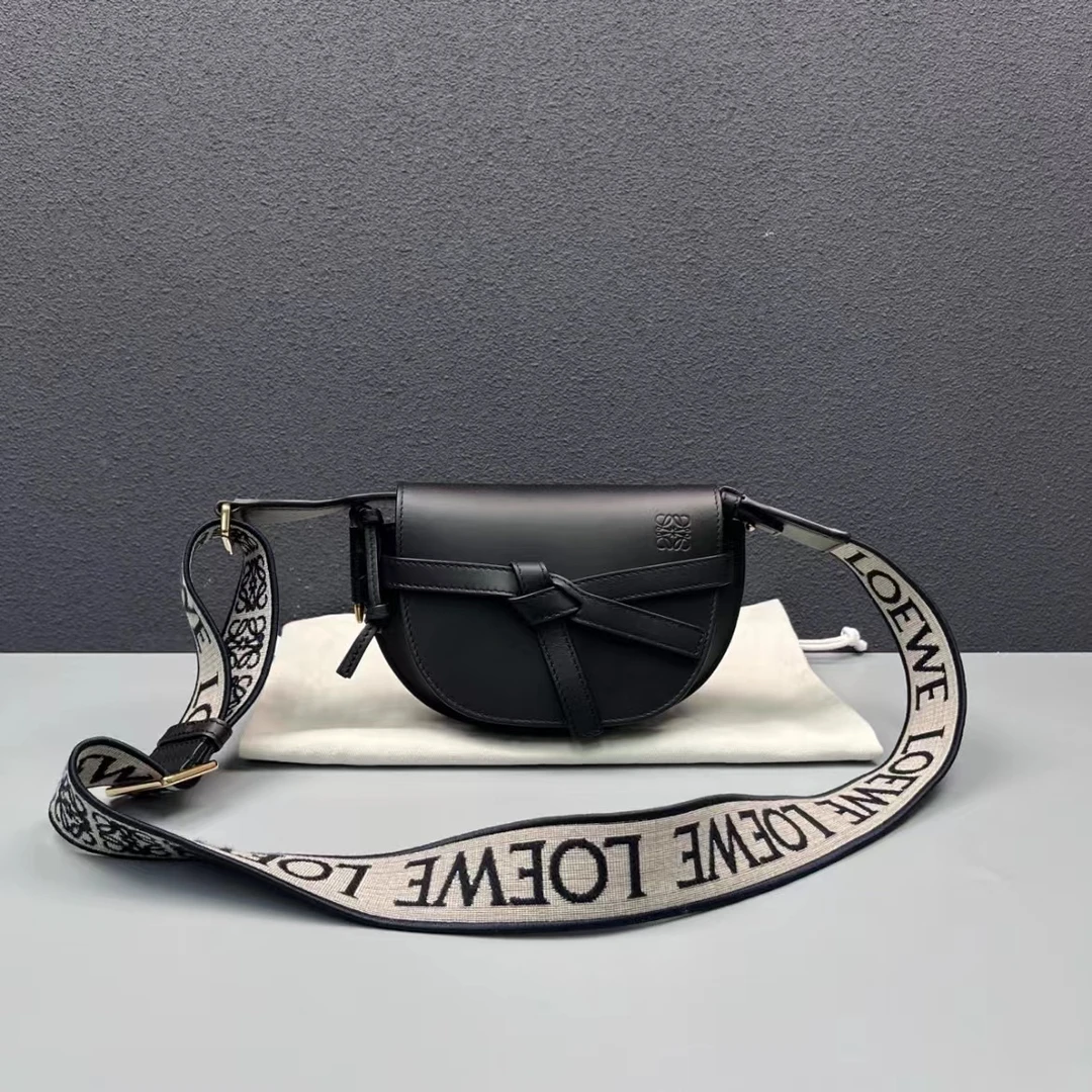 99新 LOEWE/罗意威 新款宽肩带kate单肩包/WM241018008