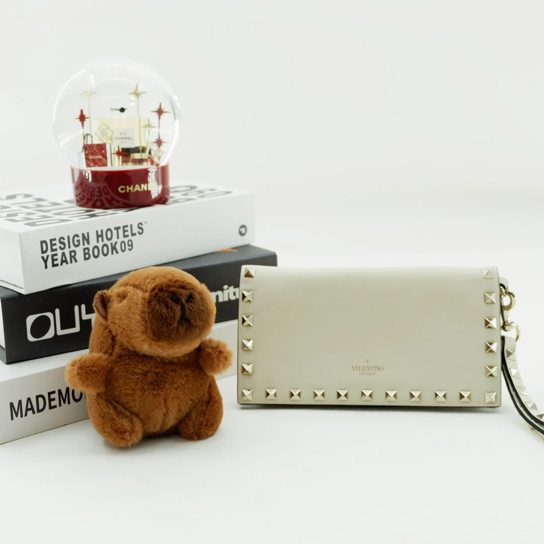 95新 Valentino/华伦天奴 手拿包/JM240925001