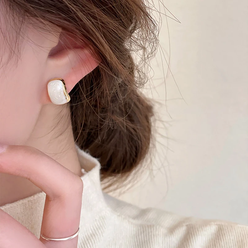 铜合金珐琅耳饰 法式气质高级感耳钉女轻奢港风素款白色红色耳饰