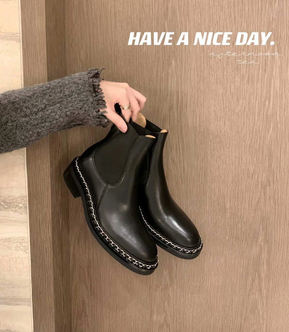 【当季新选】真皮英伦风潮流百搭2023ss 小牛皮凯莉平底短靴骑士靴