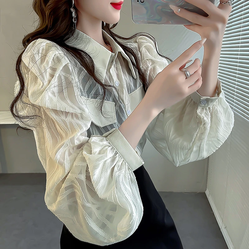 时尚翻领轻奢风上衣2024年春天假口袋泡泡袖衬衫女小众雪纺衬衣仙
