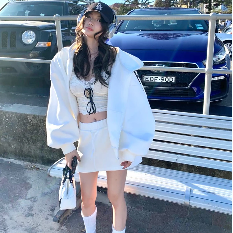 宽松慵懒连帽拉链长袖卫衣蕾丝内搭显瘦半身裙女秋冬新款时尚套装