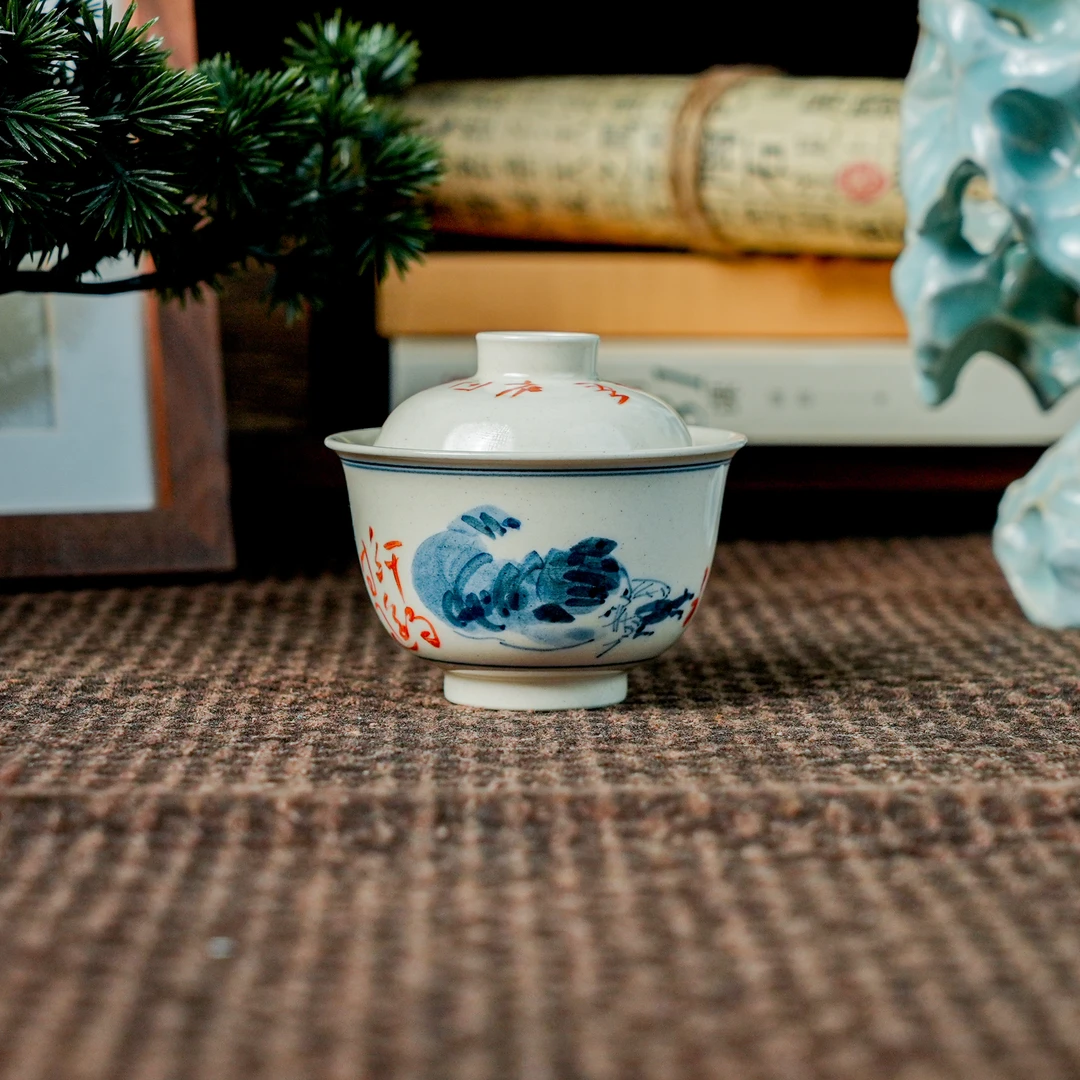 【山隅】全手工猫戏虾玲珑盖碗梵红诗文款 75ml FHS083