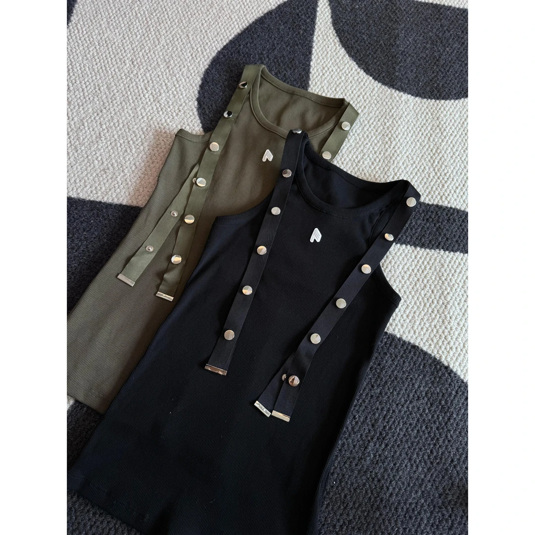 设计款飘带扣子背心