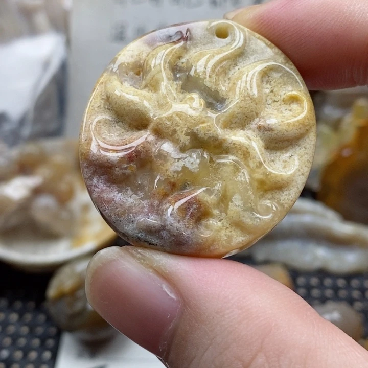 硅化珊瑚(珊瑚玉)颈饰未镶嵌