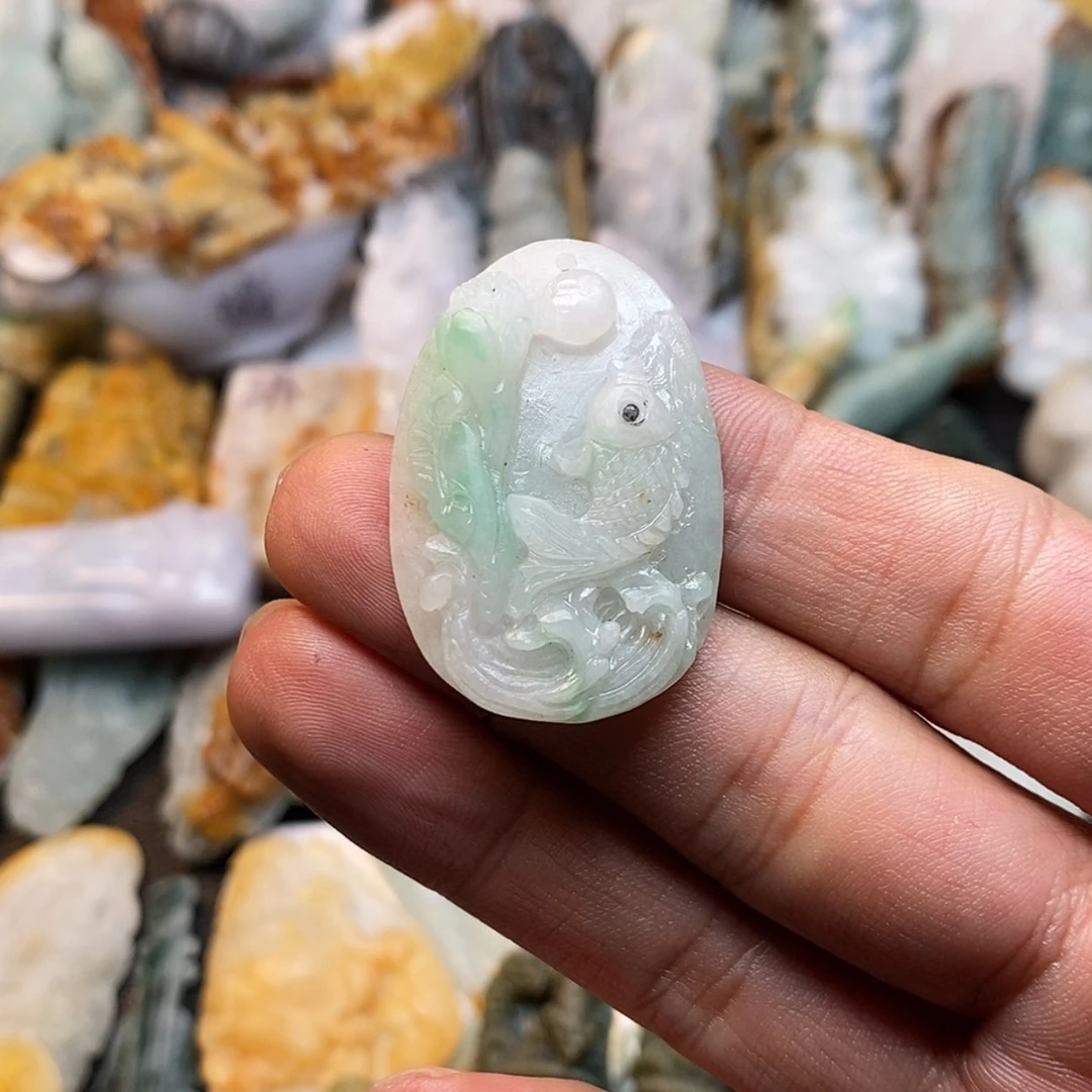 【闪购商品】定制翡翠未镶嵌我**呢