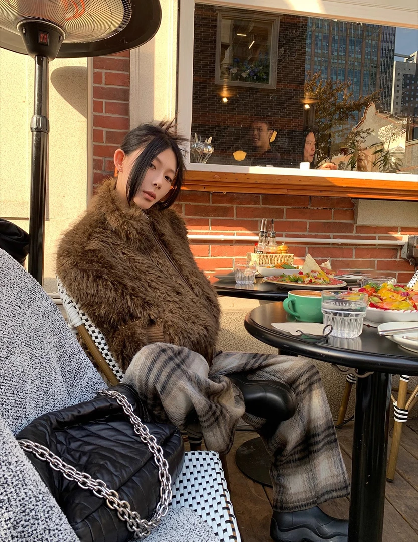 立领拉链毛毛外套棕色秋冬新款短款上衣格子宽松阔腿裤两件套装女