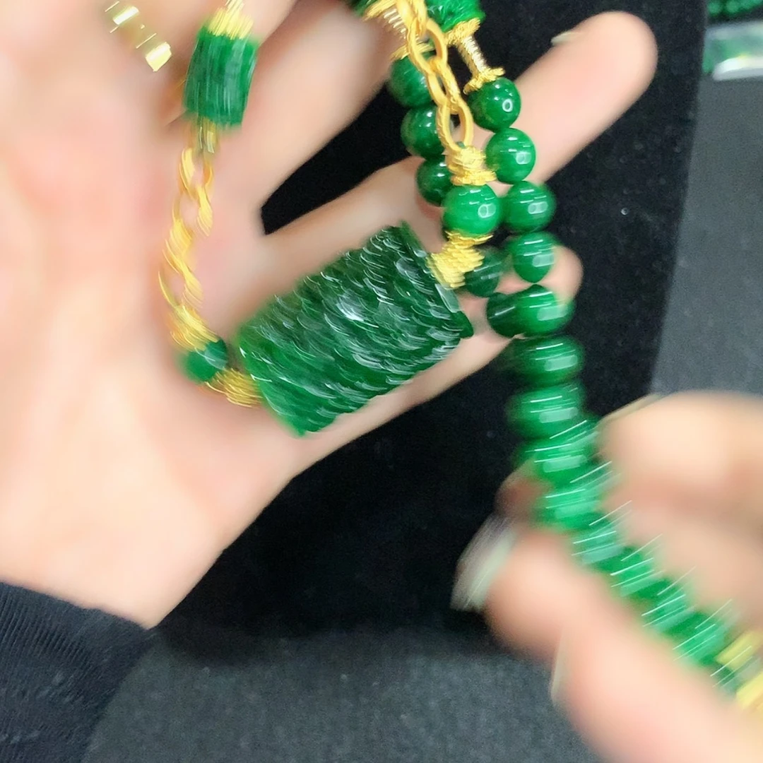 【闪购商品】翡翠颈饰未镶嵌