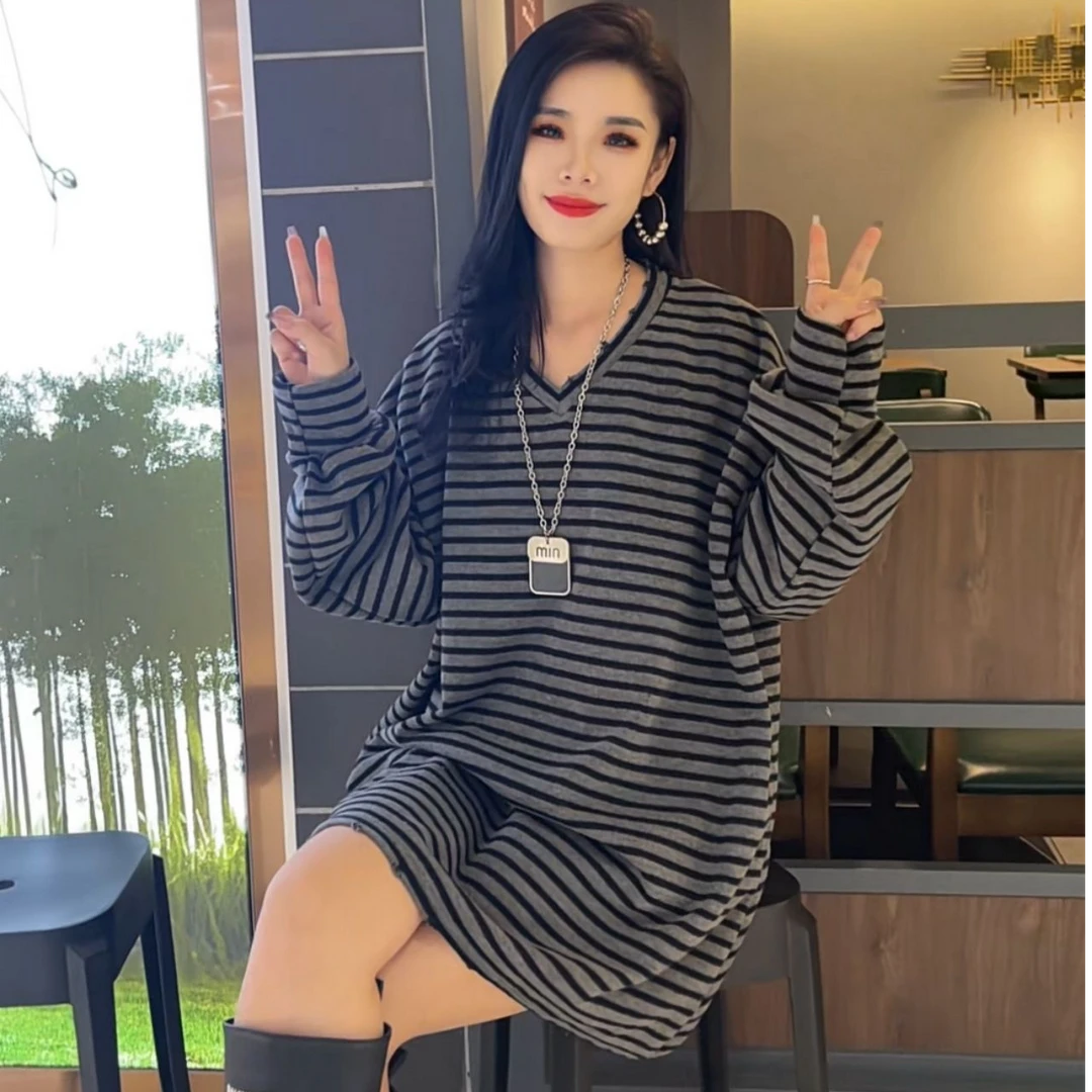 【MY欧韩女装】秋冬新品V领中长款宽松条纹时尚遮肉显瘦卫衣百搭
