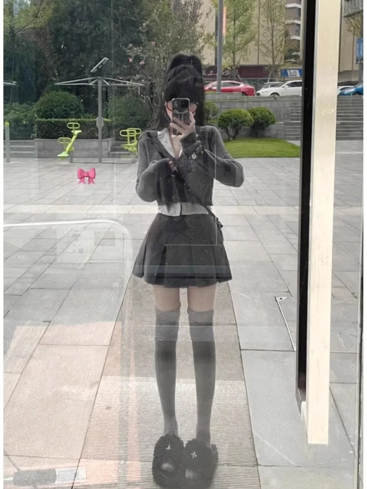 秋季新款小个子茶系穿搭灰色假两件上衣百褶短裙纯欲风两件套装女