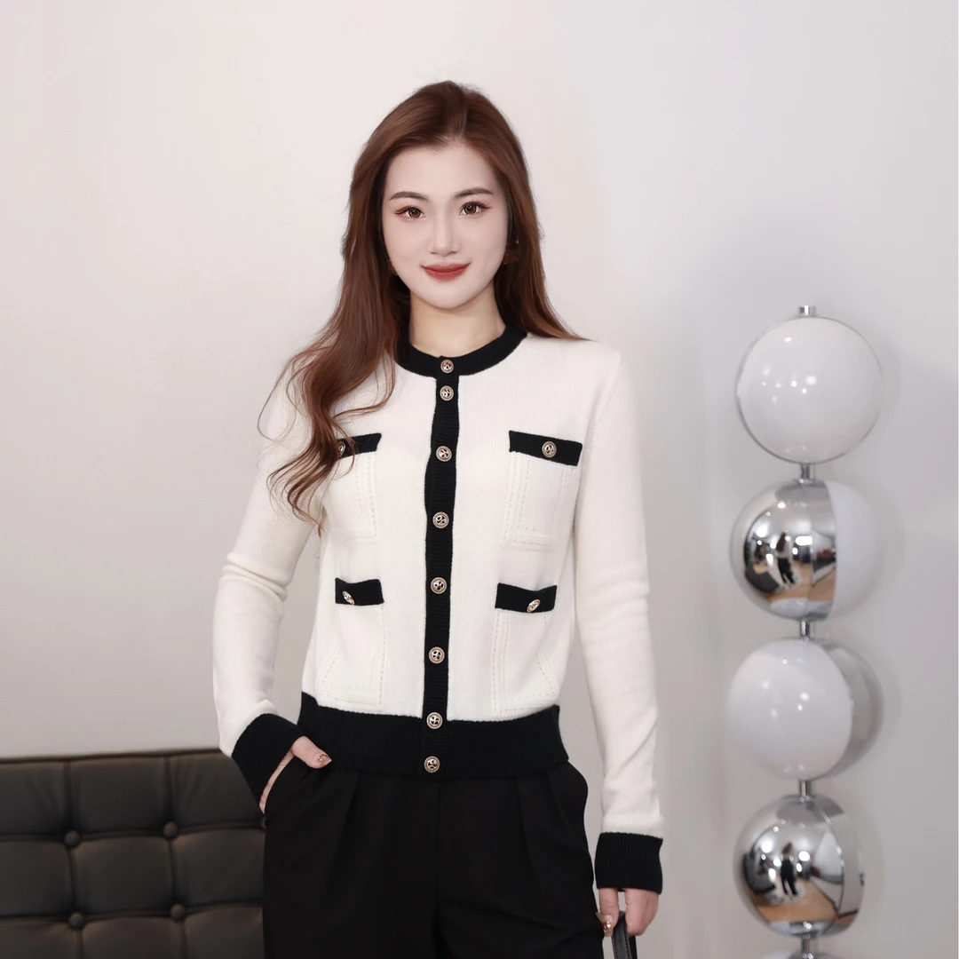 AMASS/阿玛施新款温柔气质撞色圆领小香风秋季针织外套5499232