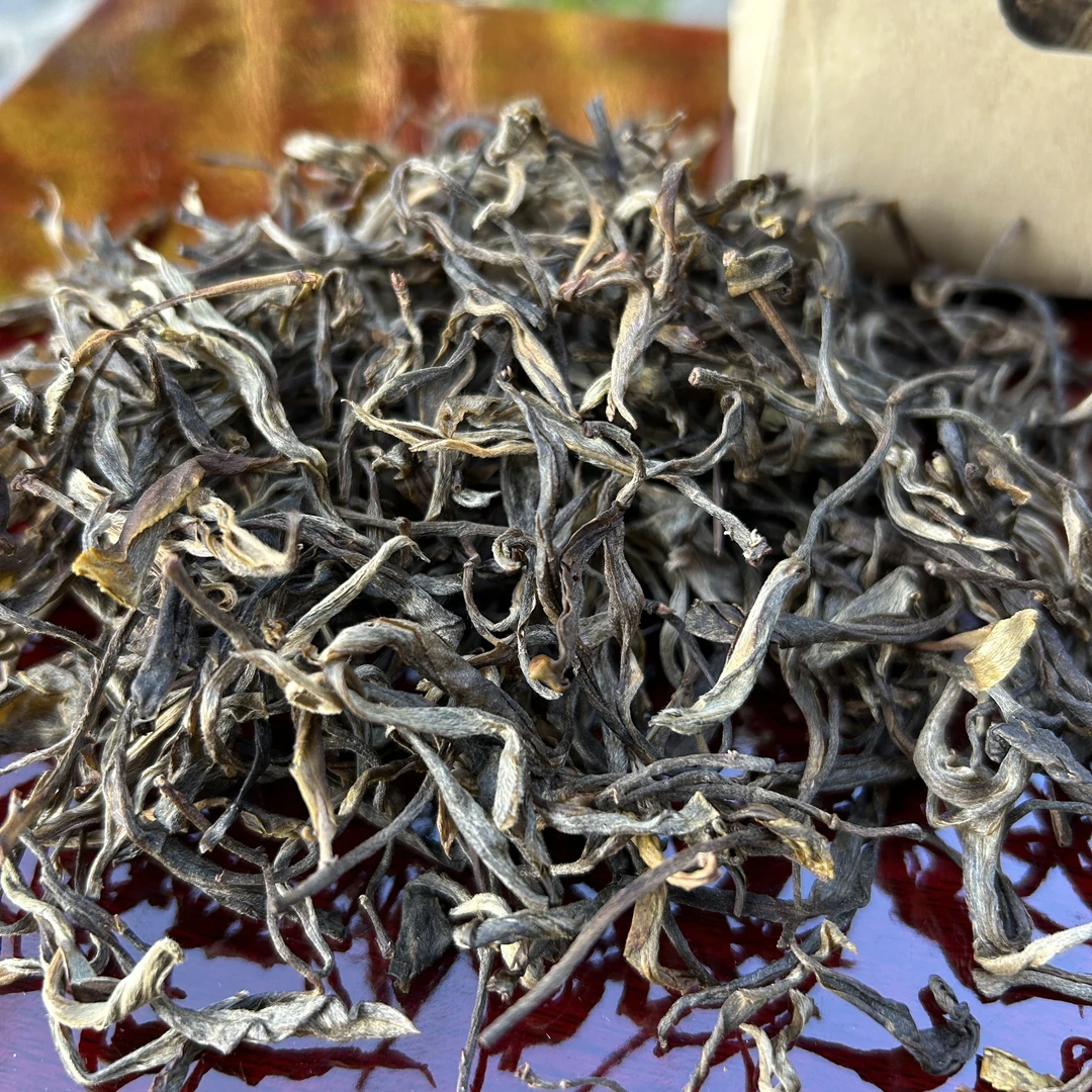 开播福利：2025年 困鹿山丫口 头春生茶散茶 （普洱茶区）