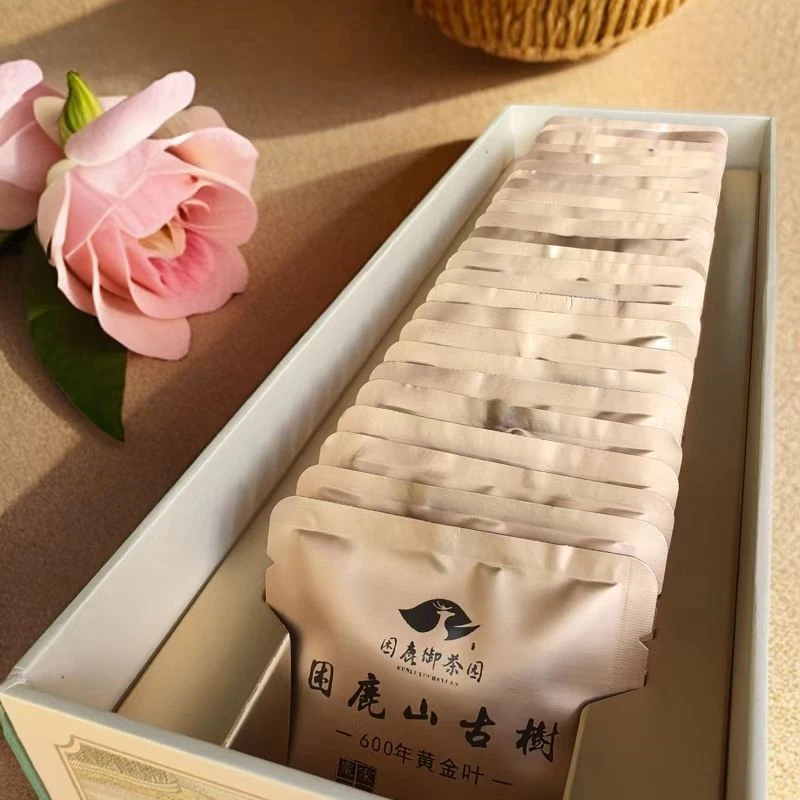 2024年 困鹿山600年古树黄金叶 8克/片（普洱茶区）