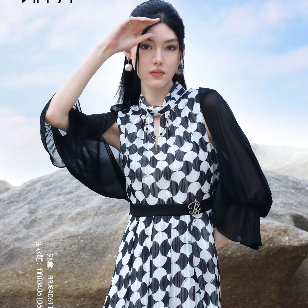 百丝BAISI夏季时尚短外套AAJE406119A0(黑）