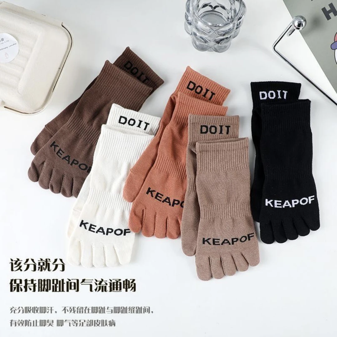 女五指袜子简约吸湿排汗运动四季分趾袜短袜分趾袜网红爆款KE字母