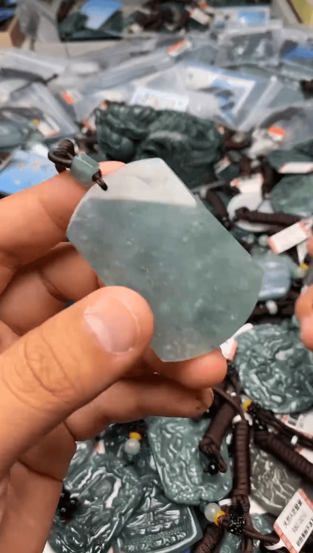 【闪购商品】翡翠颈饰未镶嵌多人