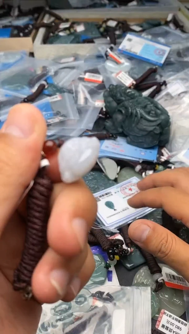 【闪购商品】翡翠颈饰未镶嵌多人