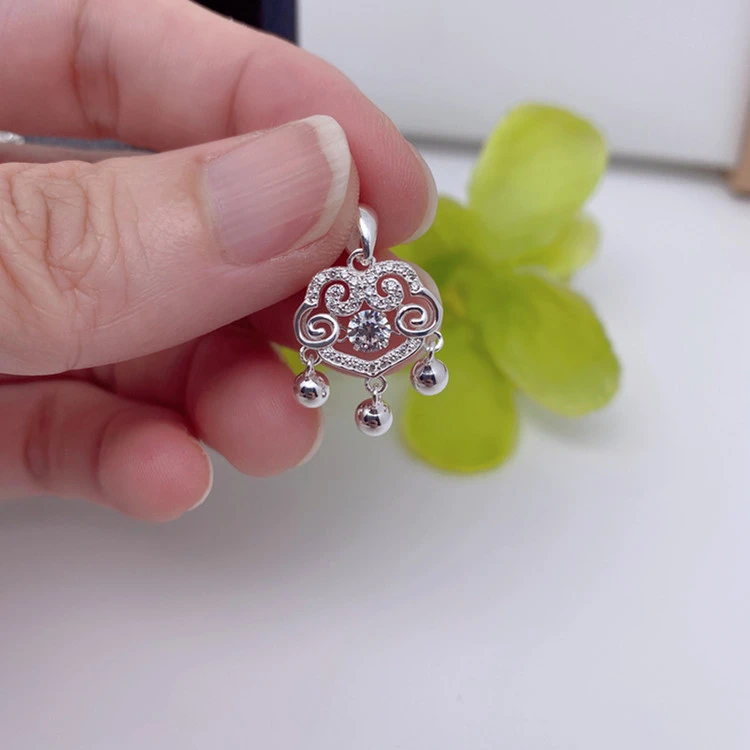 吊坠足银 足银990灵动祥云锁吊坠 精致时尚 本月新品(不含项链)