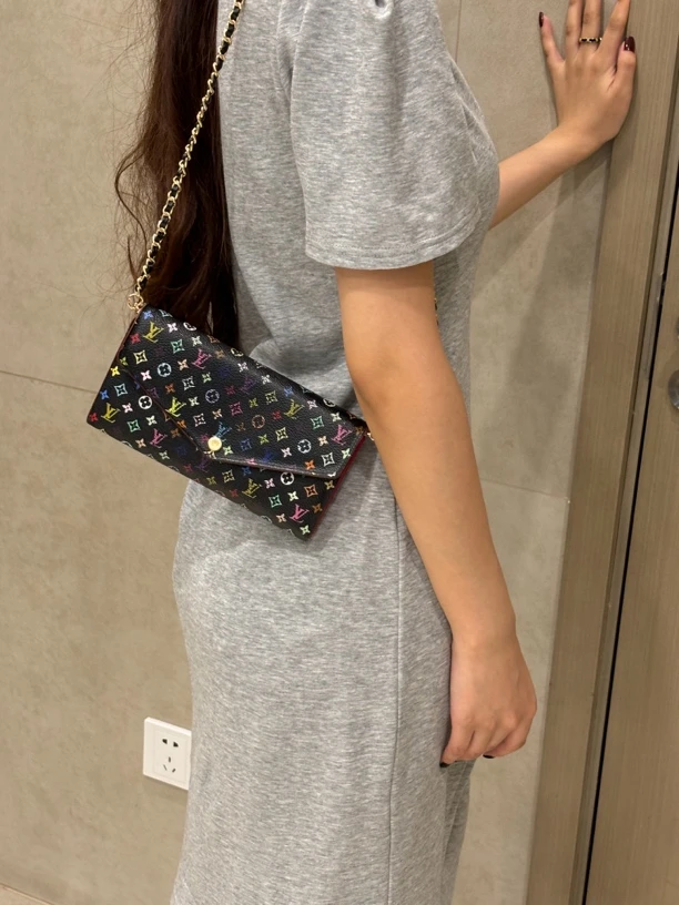 95新 LouisVuitton/路易威登 黑三彩两折豆豆钱包单肩包