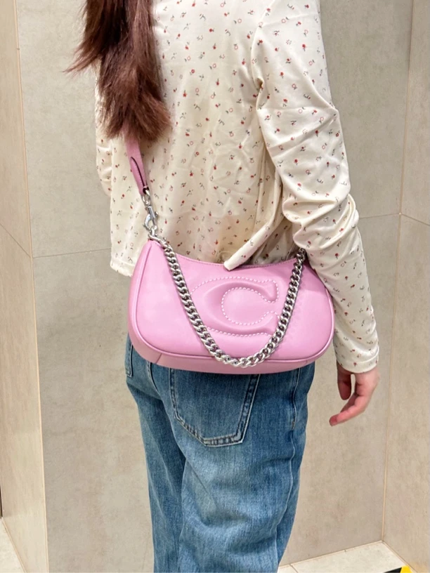 99新 COACH/蔻驰 新款粉色泡芙单肩包