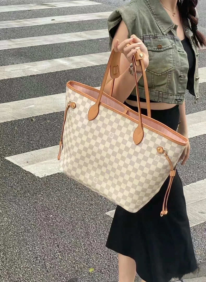 95新 LouisVuitton/路易威登 经典中号白棋盘格Neverfull单肩包