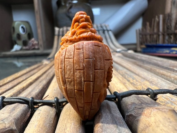 苏工核雕-包衣达摩-尺寸2.0×3.6约