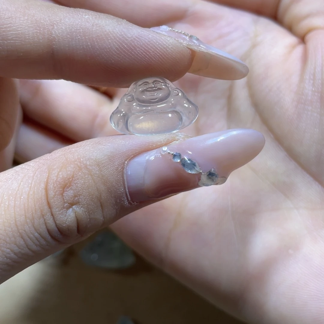 翡翠颈饰未镶嵌佛公