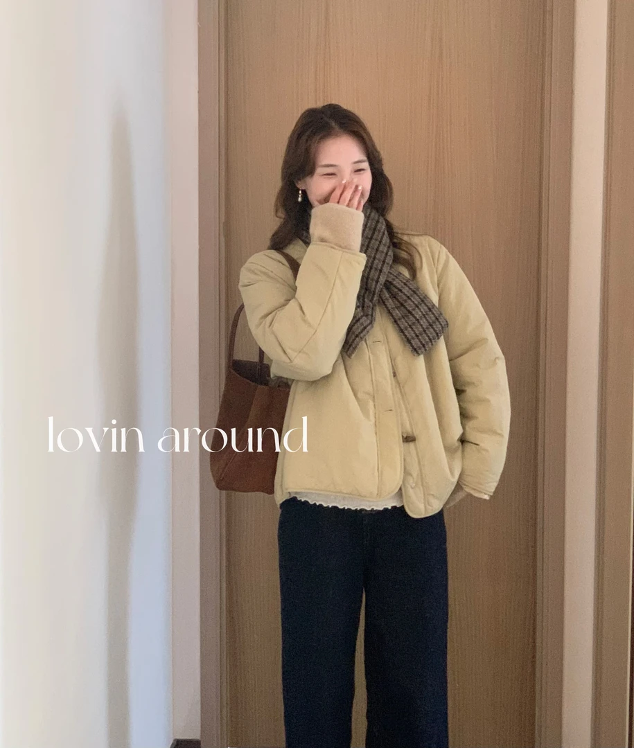 LOVIN AROUND【冬格】韩版设计感带围巾小木扣棉衣外套女
