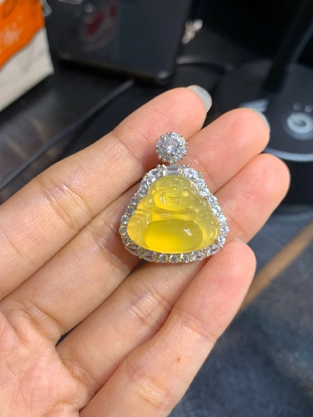 天然玉髓佛公吊坠