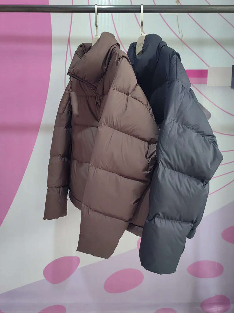2024新款水淼9400短款轻薄鸭鸭服