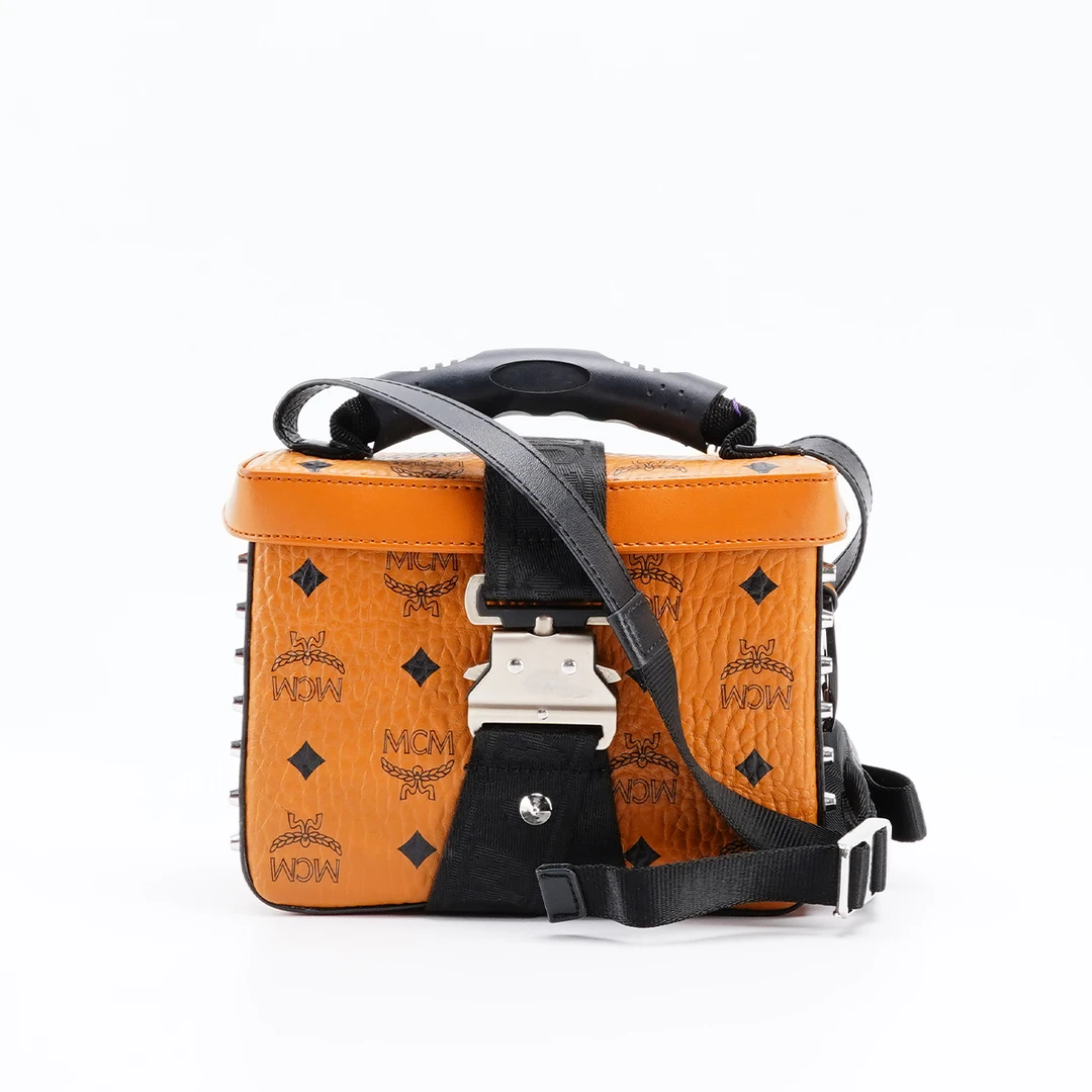 99新 MCM 【一口价】MCM 手提盒子包新款/BG23006229