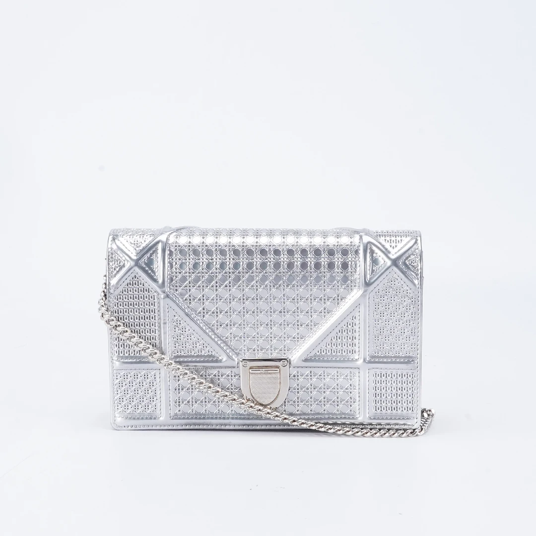 95新 DIOR/迪奥 【桔夕总店】Dior 盾牌小号亮面/BG23001641