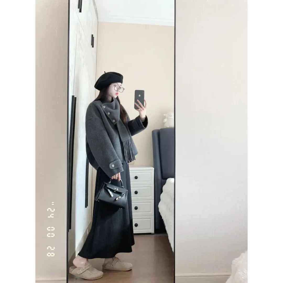 2024秋冬新款韩系穿搭高级感围巾领毛呢外套女百搭半身裙两件套潮
