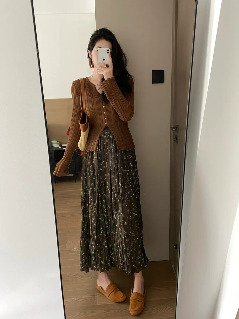 秋冬港风复古一整套搭配女2025新款针织上衣碎花半身裙两件套女潮