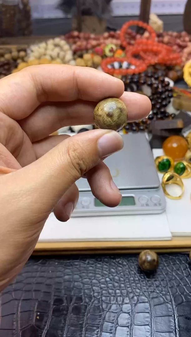 【闪购商品】2.0单珠树脂制品055