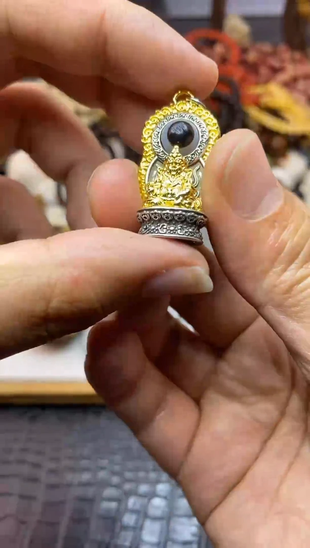 【闪购商品】吊坠树脂制品黄才