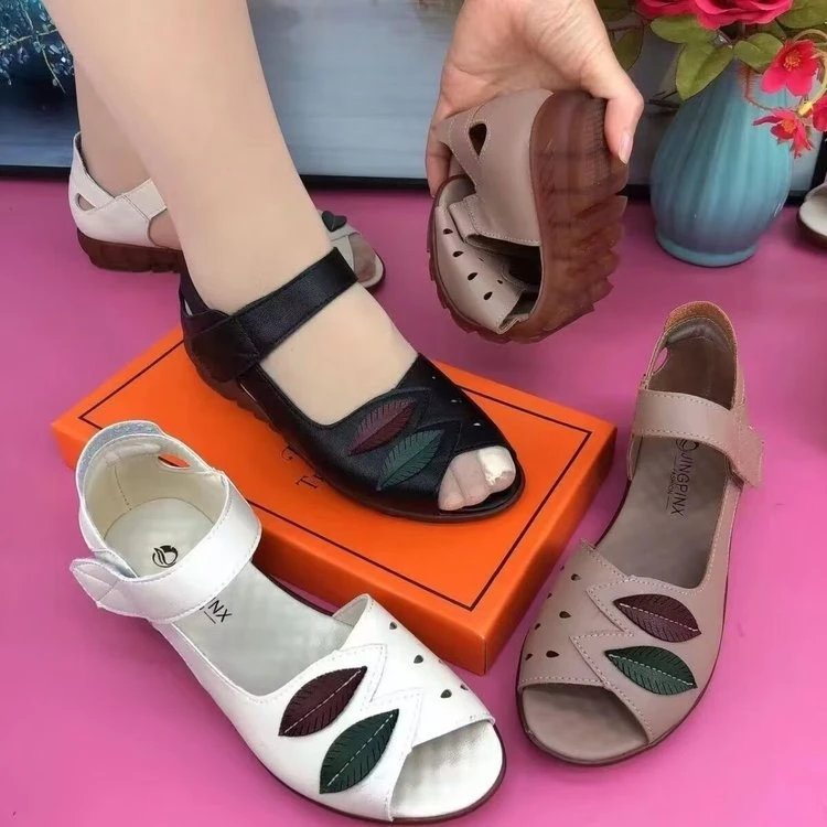 民族风平底妈妈凉鞋2024夏季新款魔术贴牛筋软底防滑一脚蹬凉鞋女