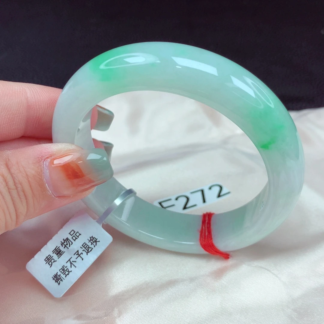 翡翠手镯未镶嵌手镯88