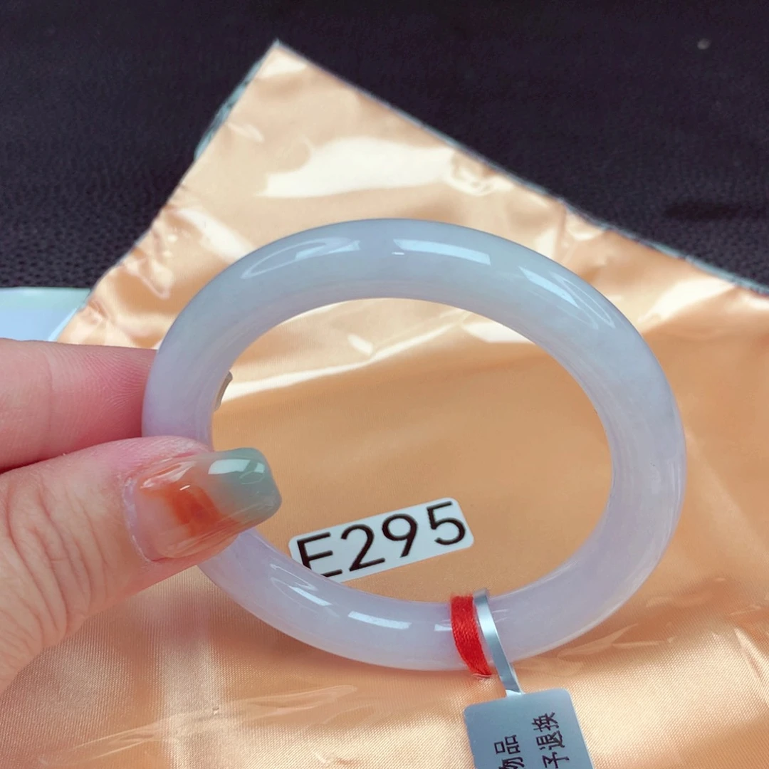 翡翠手镯未镶嵌手镯88