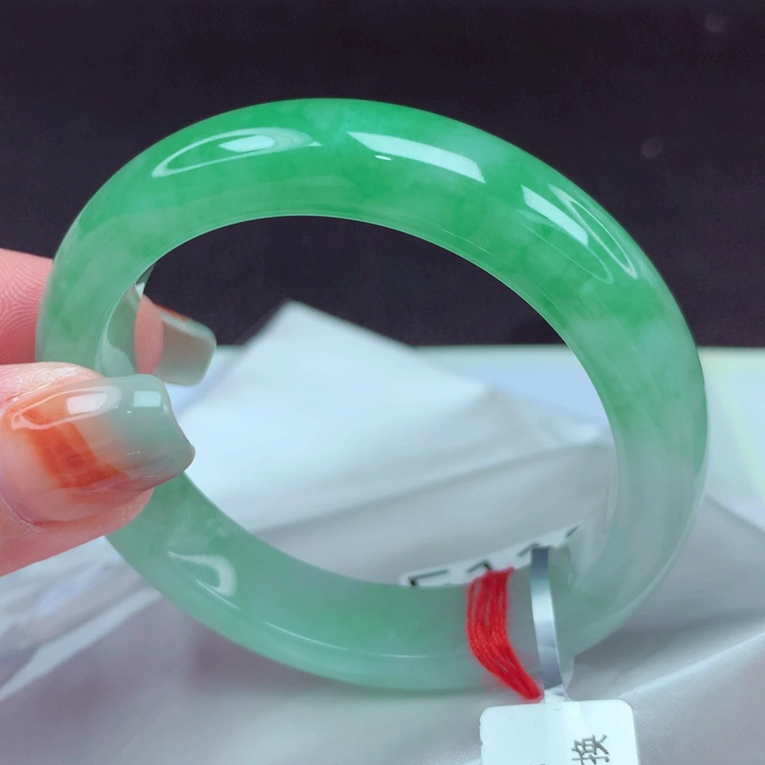 翡翠手镯未镶嵌手镯88