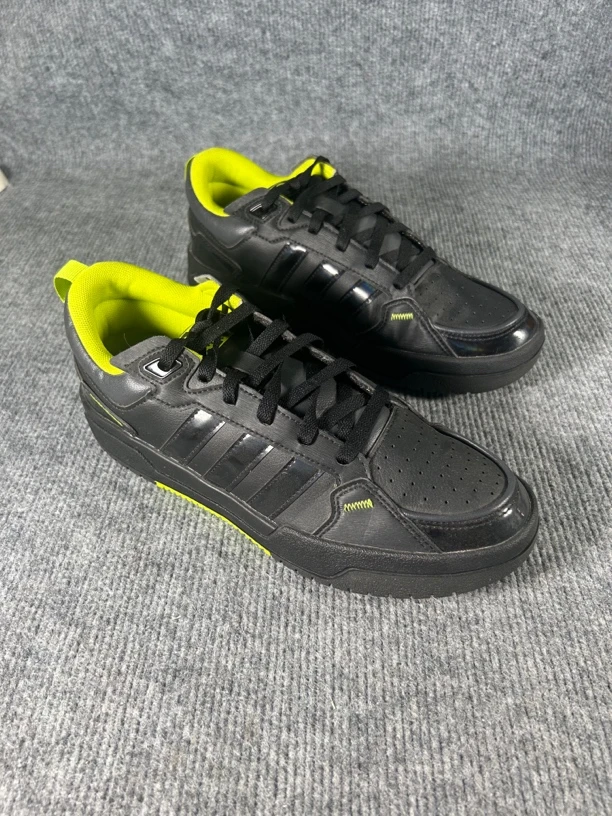 二手正品41码255 adidas 板鞋 男女同款 黑绿